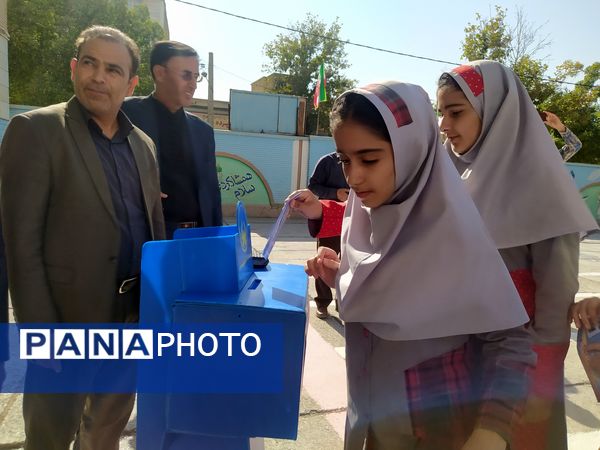 مراسم شور عاطفه‌ها در دبستان شهید رضایی شهرستان ایوان