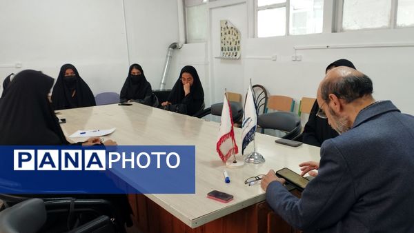 نشست خبرنگاران در شهرستان خلیل‌آباد 