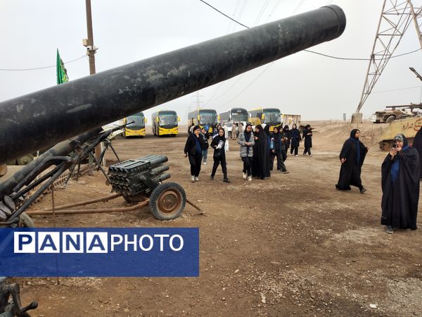 سفری در دل هشت‌ سال دفاع‌ مقدس