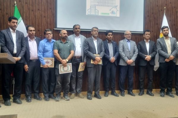 قشم میزبان آیین استانی اولیا و مربیان