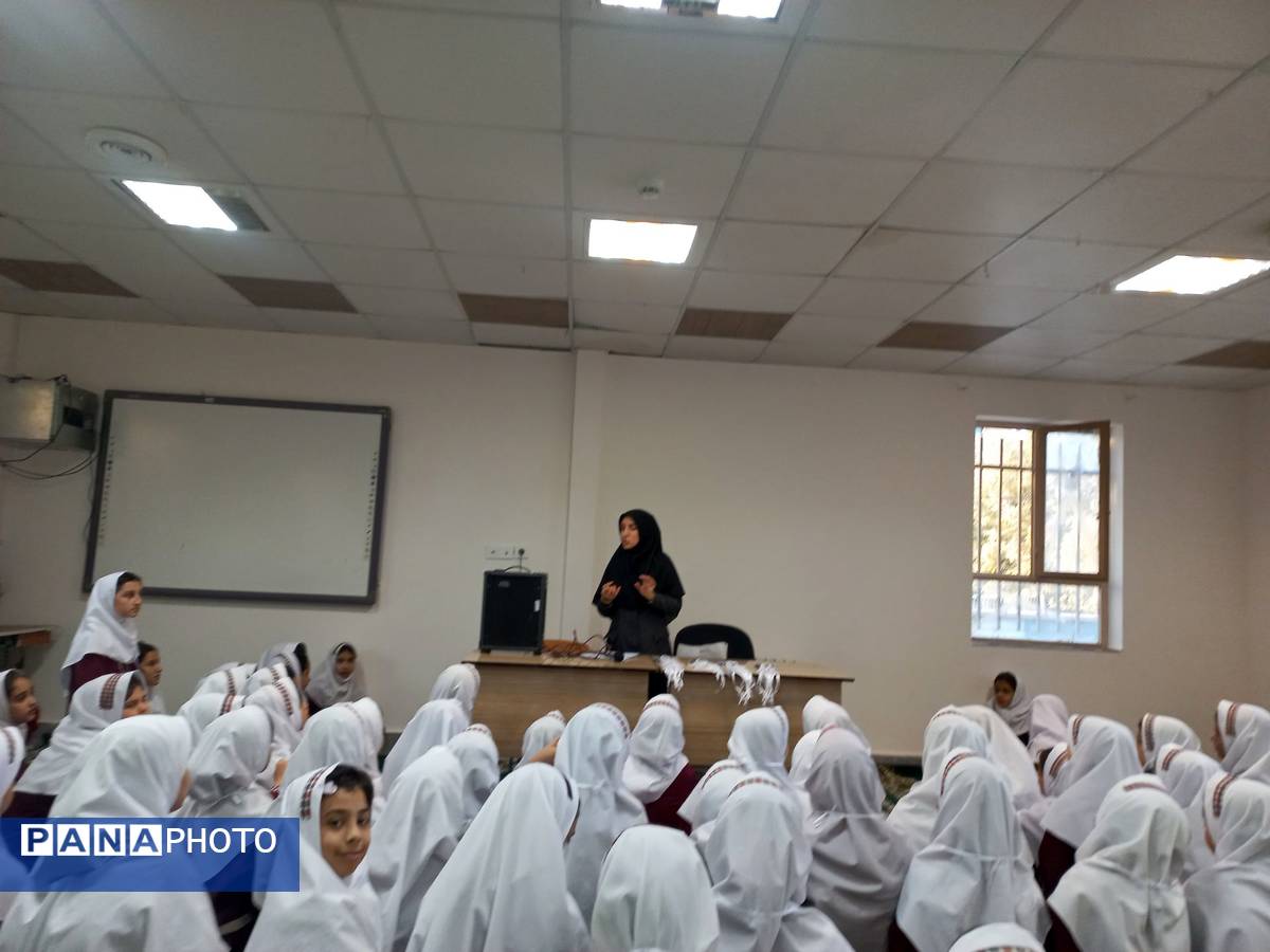 جلسه توجیهی  سفیران سلامت دبستان دخترانه شطیطه۲