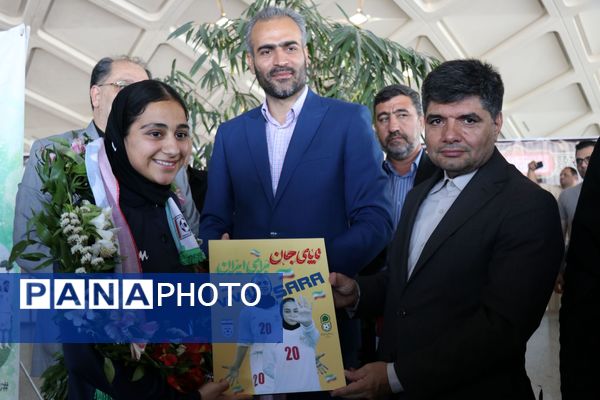 مراسم استقبال از تیم ملی فوتبال بانوان ایران در مشهد 