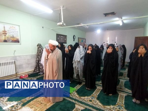 نمازجماعت دردبیرستان حاج مهدی روحانی ارغا