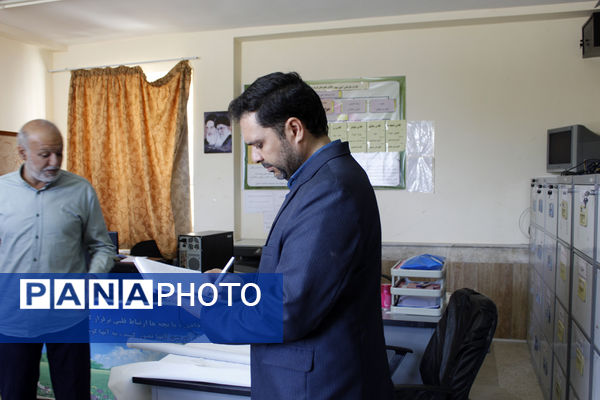 مانور بازگشایی مدارس در شهرستان گرمه 