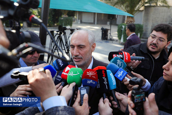 حاشیه جلسه هیات دولت - ۱۴ آبان