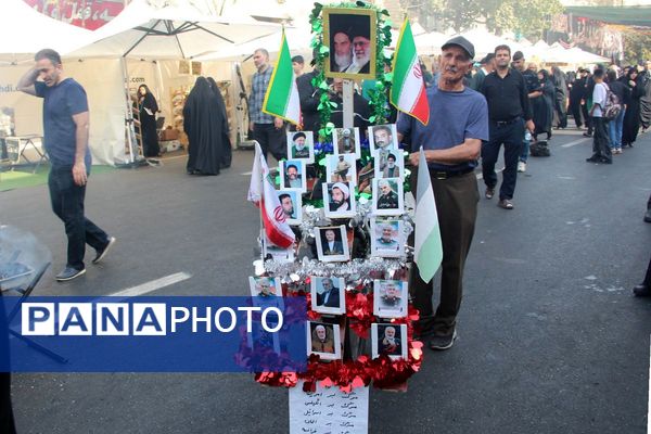 حضور باشکوه جاماندگان اربعین حسینی در شهر ری