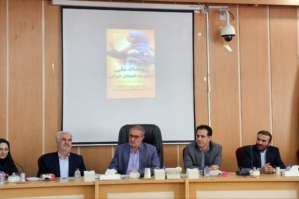 دیدار صمیمی دانش‌آموزان با استاندار کهگیلویه و بویراحمد 