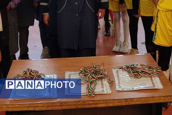 برگزاری مسابقه فوتسال دانش‌آموزی دختران ابتدایی در بهارستان دو