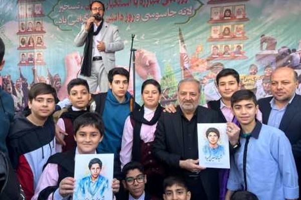 حضور وزیر آموزش‌وپرورش در راهپیمایی ۱۳ آبان