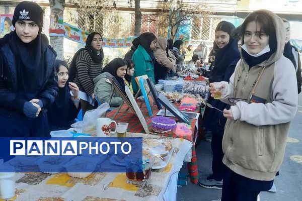 برپایی بازارچه هنرهای دستی در هنرستان ثمین