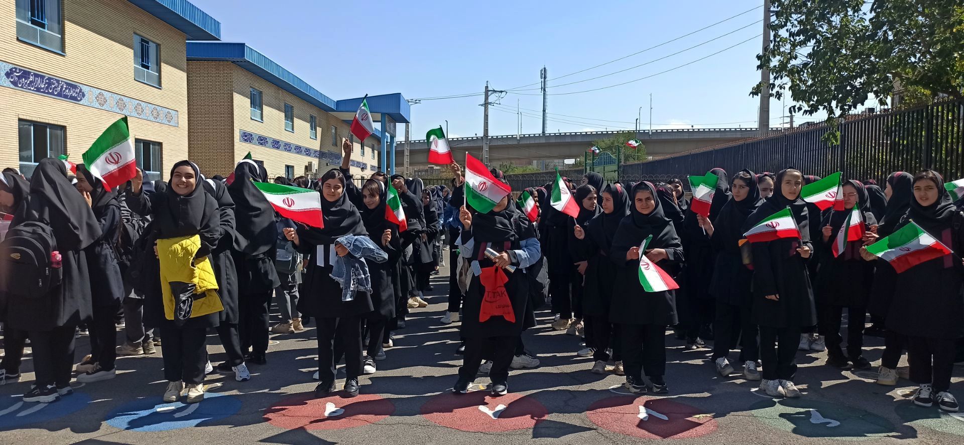 زنگ مهر و مقاومت در مدرسه مردانی آذر ناحیه ۲ تبریز