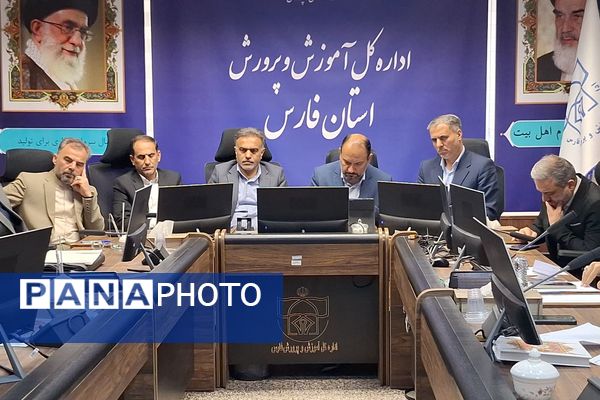 جلسه هم‌اندیشی تشکل‌های دانش‌آموزی استان فارس 