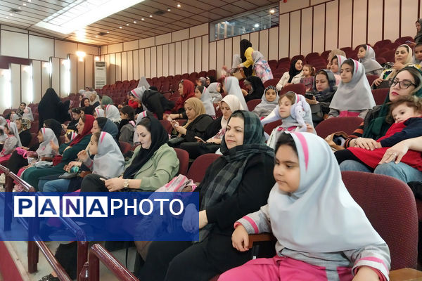 ویژه برنامه میلاد حضرت زهرا (س) و روز مادر دبستان یگانه 