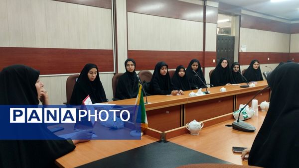 جلسه ویژه دانش آموزان بسیجی شهرستان خلیل‌آباد 