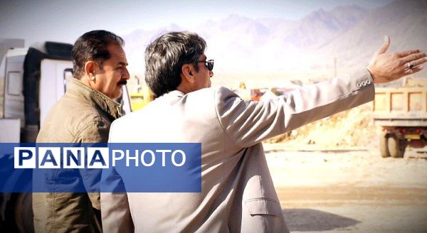 عملیات خاکبرداری و تسطیح ضلع غربی میدان طبیعت کاشمر