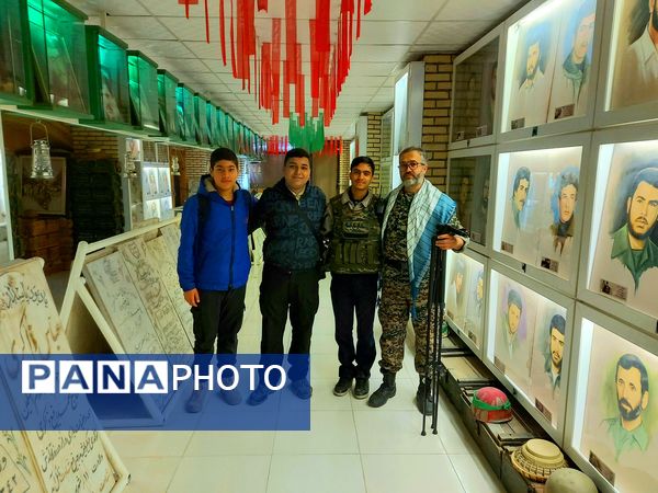 پسران حاج قاسم سلیمانی در گلزار شهدا ملارد یاد او و شهدا را گرامی داشتند