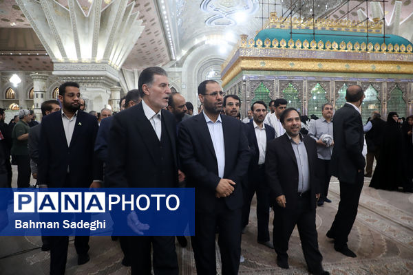 تجدید میثاق وزیر آموزش و پرورش و جمعی از معلمان با آرمان‌های امام خمینی(ره)