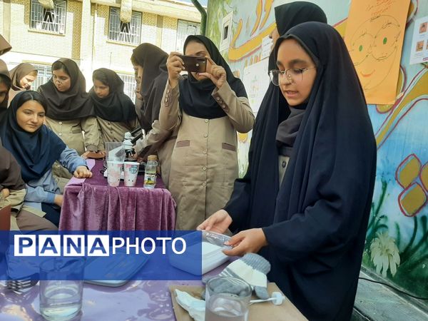 برپایی ایستگاه‌های آزمایشگاهی در مدرسه شهید محمدی پور خلیل‌آباد