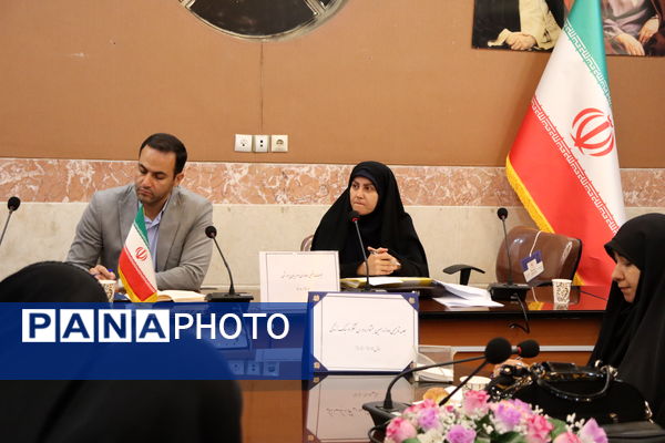 هم‌افزایی نیروهای پرورشی قطب پرند در نشست تخصصی رباط‌کریم