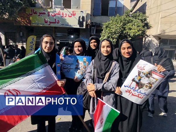 راهپیمایی روز دانش‌آموز در گلوگاه 