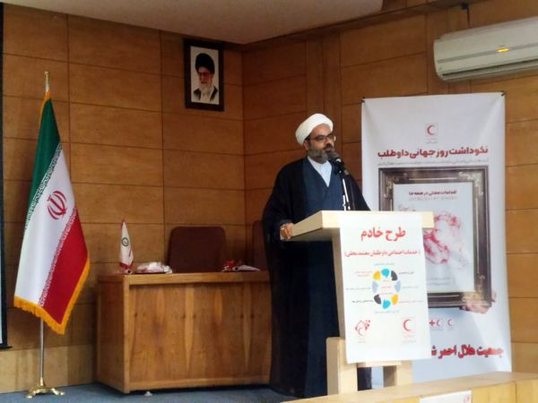 اجرای طرح هر محله یک خادم هلال در تویسرکان