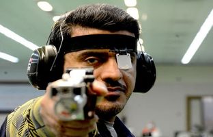 به عنوان دانش‌آموز کنار رئیس فدراسیون تیراندازی خواهم بود