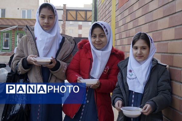 گرامیداشت شهادت حضرت زینب(س)بانوی دو عالم در مدرسه شهدای ۱۵خرداد قرچک