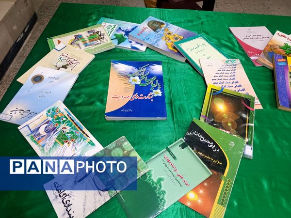 جشن کتاب و مطالعه در دبیرستان دخترانه متوسطه اول 15 خرداد 