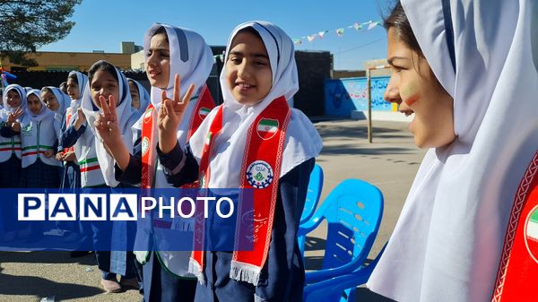 جشن حضور تا ظهور مدرسه شهید تقی پور ورزنه 
