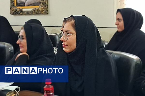 نشست هم‌اندیشی بانوان تأثیرگذار روستای شوش در باشت