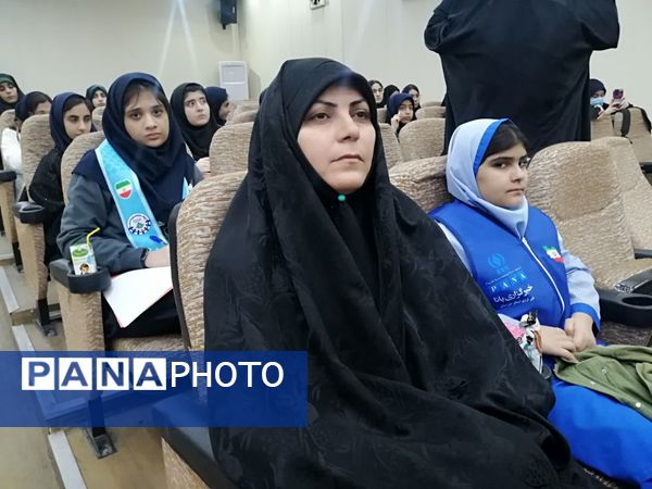 دوره خبرنگاری ویژه دانش‌آموزان دختر و پسر ناحیه یک اهواز 