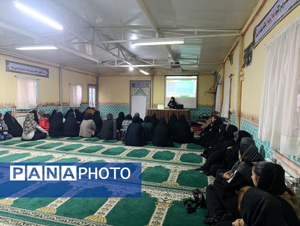 جلسه آموزش خانواده در دبیرستان میرزا جعفر سروقد مشهد مقدس 