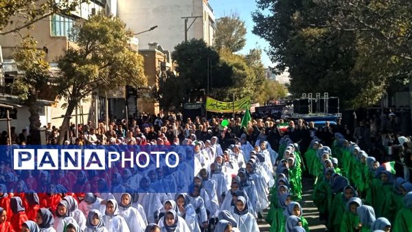 راهپیمایی پرشور ۱۳ آبان در اسدآباد؛ فریاد استکبارستیزی طنین‌انداز شد