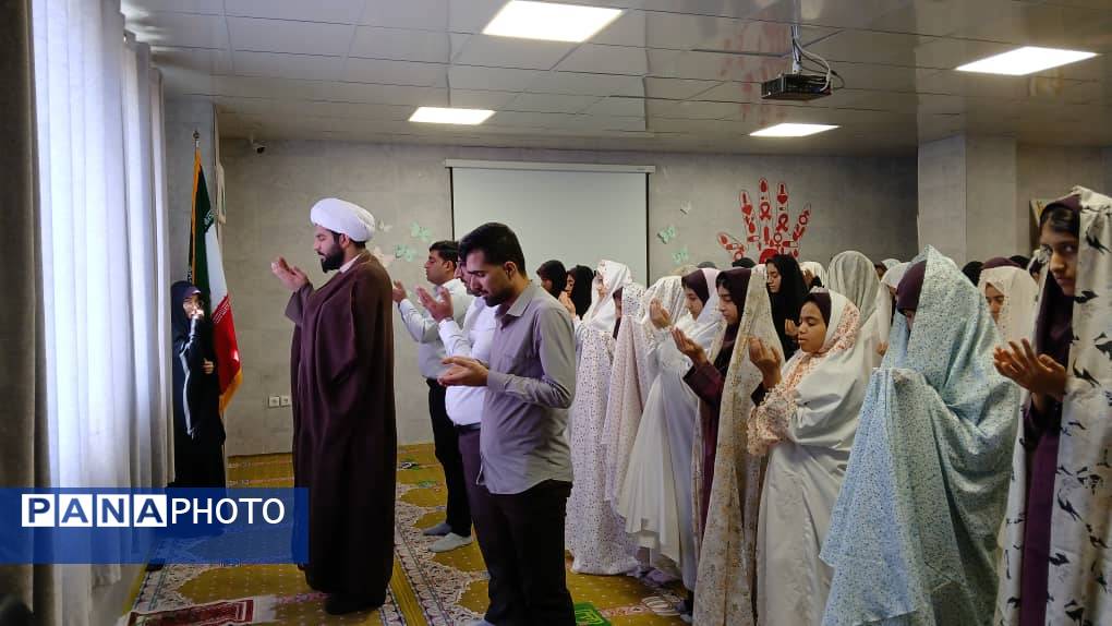 نماز جماعت به امامت امام جمعه‌‌‌ی موقت میناب