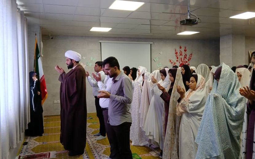 نماز جماعت به امامت امام جمعه‌‌‌ی موقت میناب