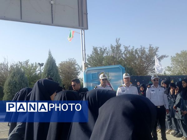 گرامیداشت هفته نیروی انتظامی در دبستان فرهنگ فرازمند