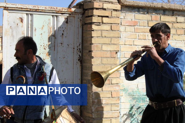 آیین کلنگ زنی مدرسه شش کلاسه در شهرستان بن