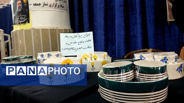 برگزاری نماز جمعه وحدت‌آفرین نظرآباد با رونمایی کتاب قرآنی و ارائه خدمات فرهنگی و معیشتی در مصلی نظرآباد