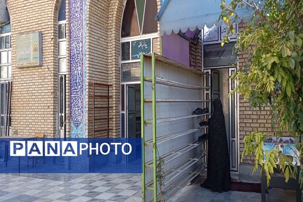 نماز جمعه همزمان با ایام فاطمیه در مسجد جامع شهر بارنیشابور