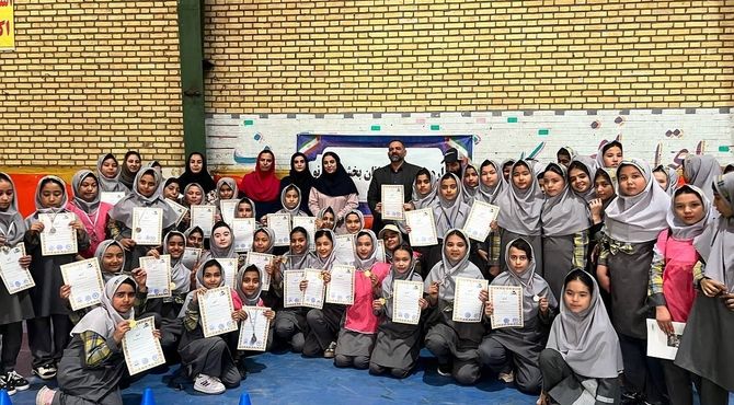 حضور پرشور دانش‌آموزان دختر مدارس بخش قلعه‌نو در مسابقات ورزشی 