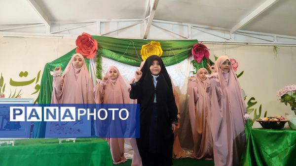 جشن ولادت حضرت علی( ع) و روز پدر در دبستان شاهد حاج تقی آقا بزرگ ناحیه یک مشهد
