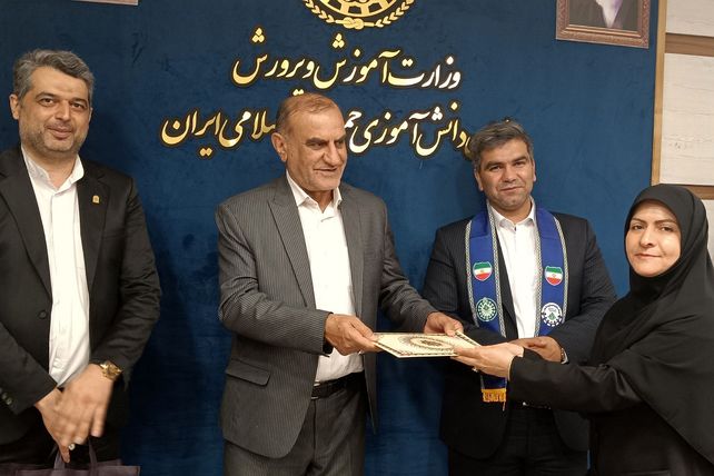 نشست فصلی و توان افزایی مأمورین و مسئولین سازمان دانش‌آموزی شهرستان‌های استان تهران 