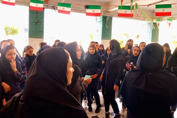 مدارس شیراز در هفته مشاغل