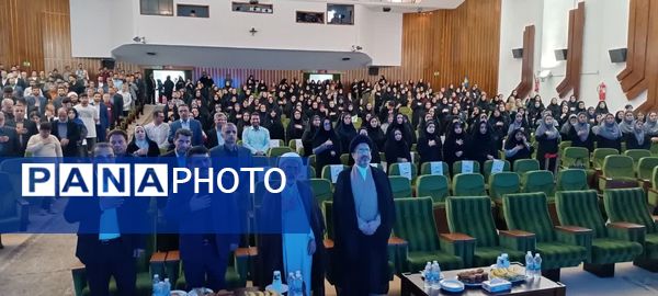 مراسم بزرگداشت مقام معلم و تجلیل از معلمان نمونه در محمودآباد