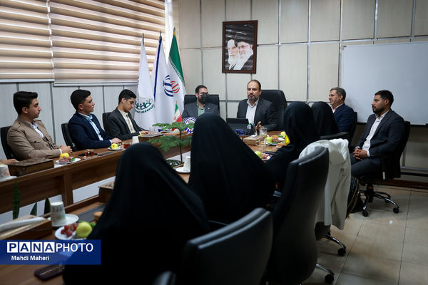 نشست هیات رئیسه دوازدهمین دوره مجلس دانش‌آموزی با معاون پرورشی و فرهنگی وزیر آموزش و پرورش