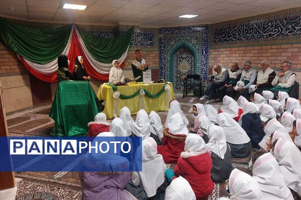 استقبال پرشور دانش‌آموزان دبستان صدیقه کبری(س)از خادمان رضوی در "چهارشنبه‌های امام رضایی"