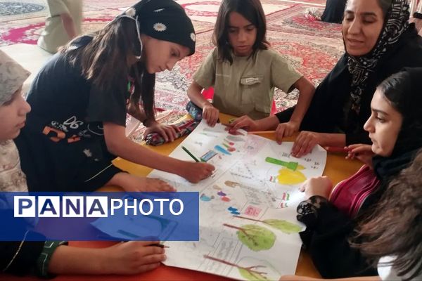 برگزاری حلقه قرآن و ایستگاه نقاشی به‌مناسبت هفته کودک همزمان با نماز جمعه در داریون 