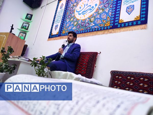 محفل انس با قرآن کریم در ماه مبارک رمضان در کاشمر