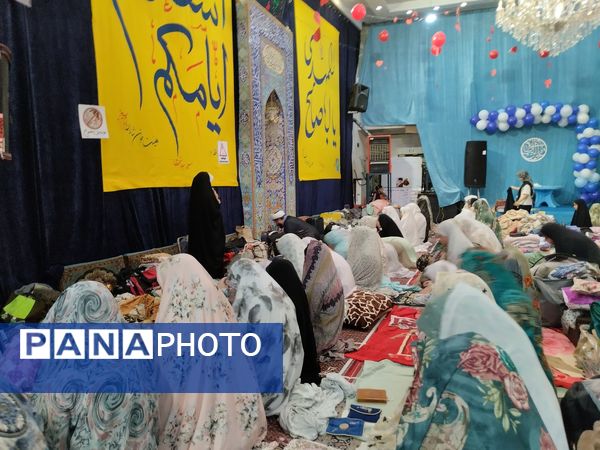 اعتکاف دختران نوجوان در مسجد سیدالشهدا مشهد