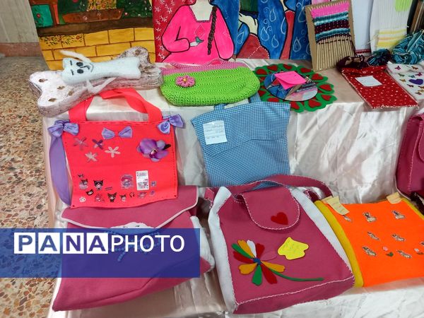 برپایی نمایشگاه هفته پژوهش در مدارس رباط‌کریم